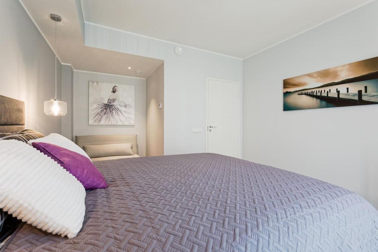 Central Apartments, Quiet With Free Parking And Ac. Tallinn Eksteriør bilde