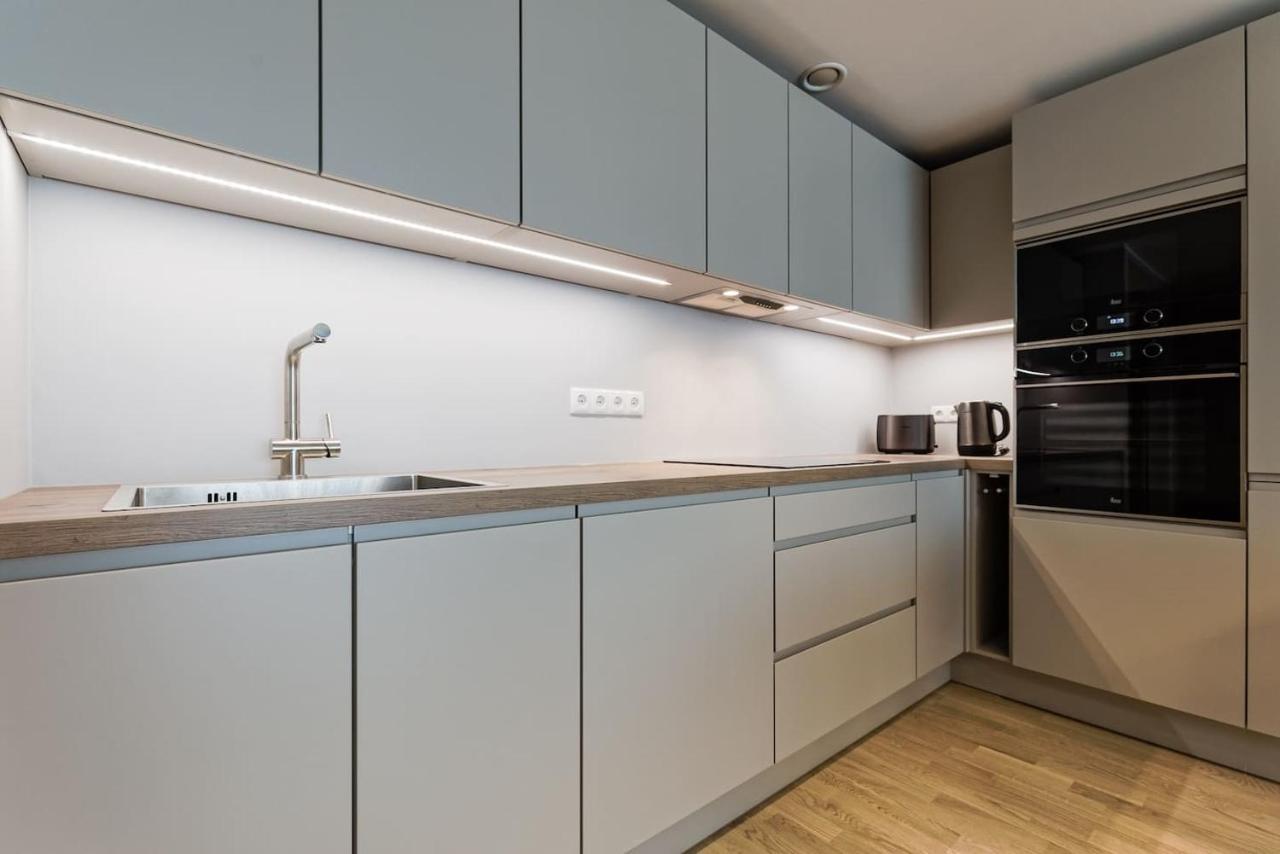 Central Apartments, Quiet With Free Parking And Ac. Tallinn Eksteriør bilde