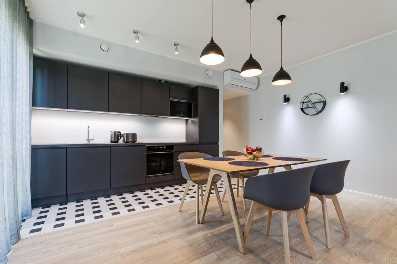 Central Apartments, Quiet With Free Parking And Ac. Tallinn Eksteriør bilde